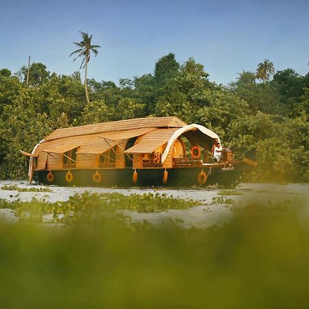 Hotel Spice Coast Cruises - Houseboat, A Cgh Earth Experience Alappuzha Exterior foto