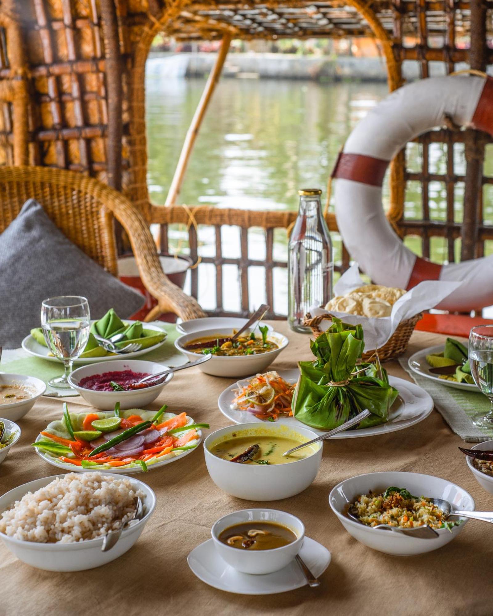 Hotel Spice Coast Cruises - Houseboat, A Cgh Earth Experience Alappuzha Exterior foto