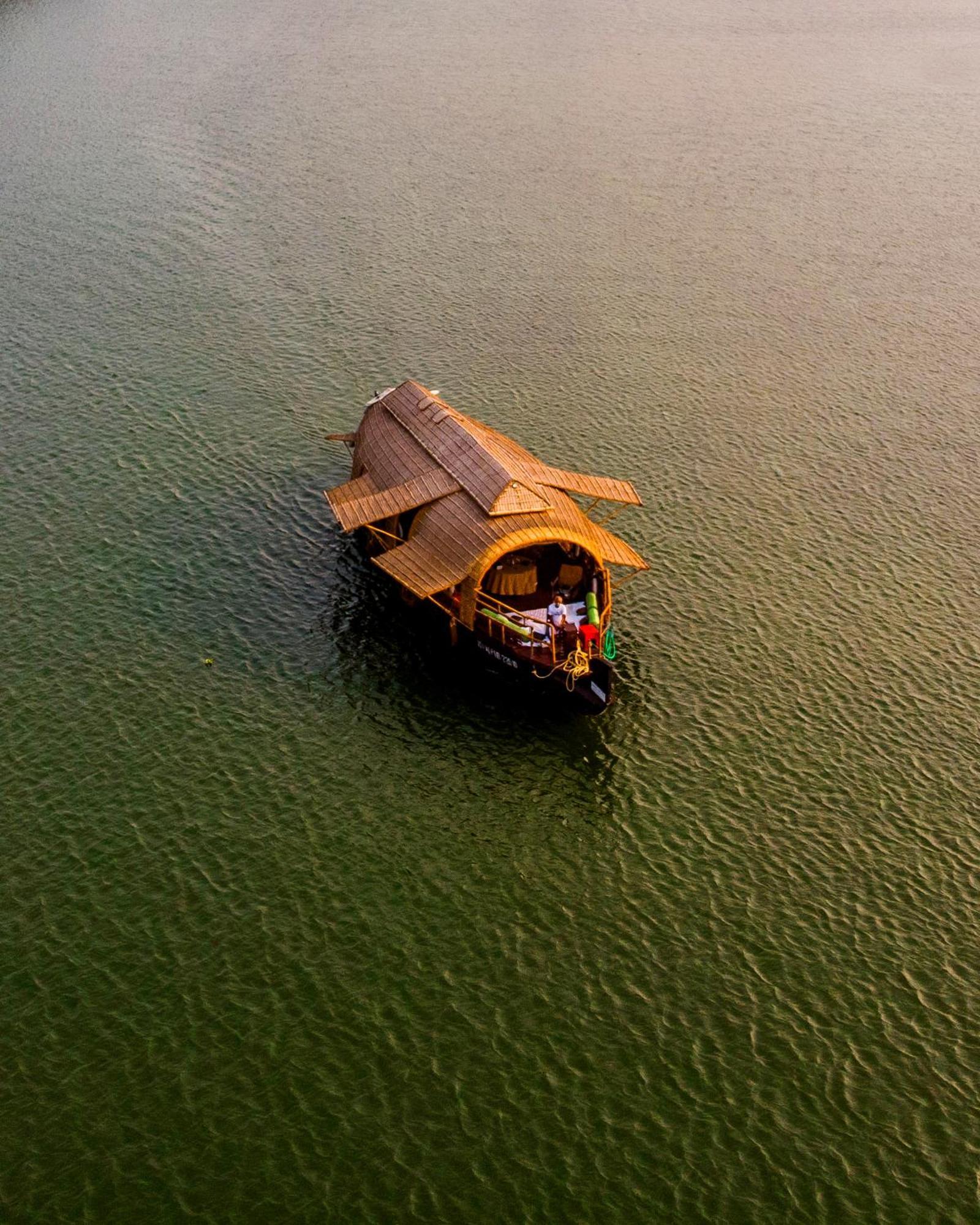 Hotel Spice Coast Cruises - Houseboat, A Cgh Earth Experience Alappuzha Exterior foto