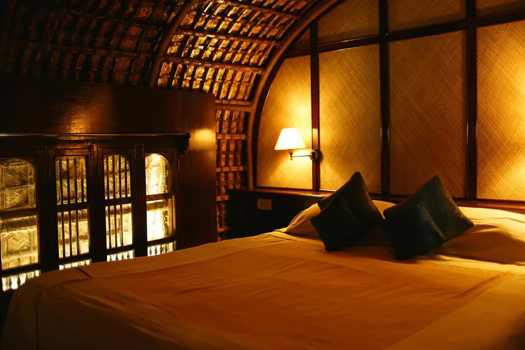 Hotel Spice Coast Cruises - Houseboat, A Cgh Earth Experience Alappuzha Exterior foto